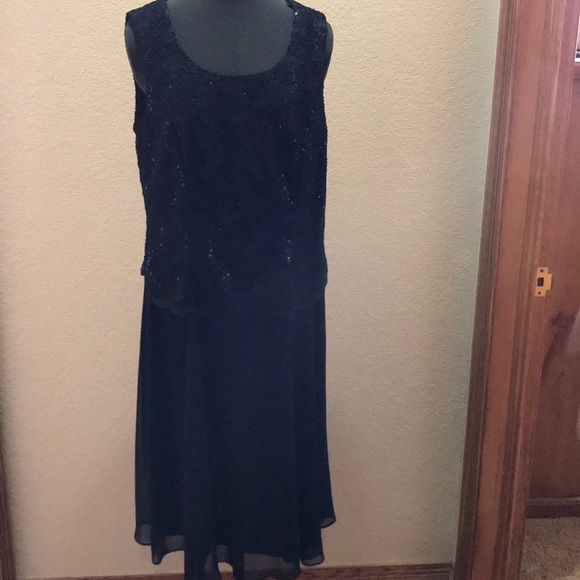 R&M Richards Sequined Lace Chiffon Dress & Jacket - Picture 5 of 7